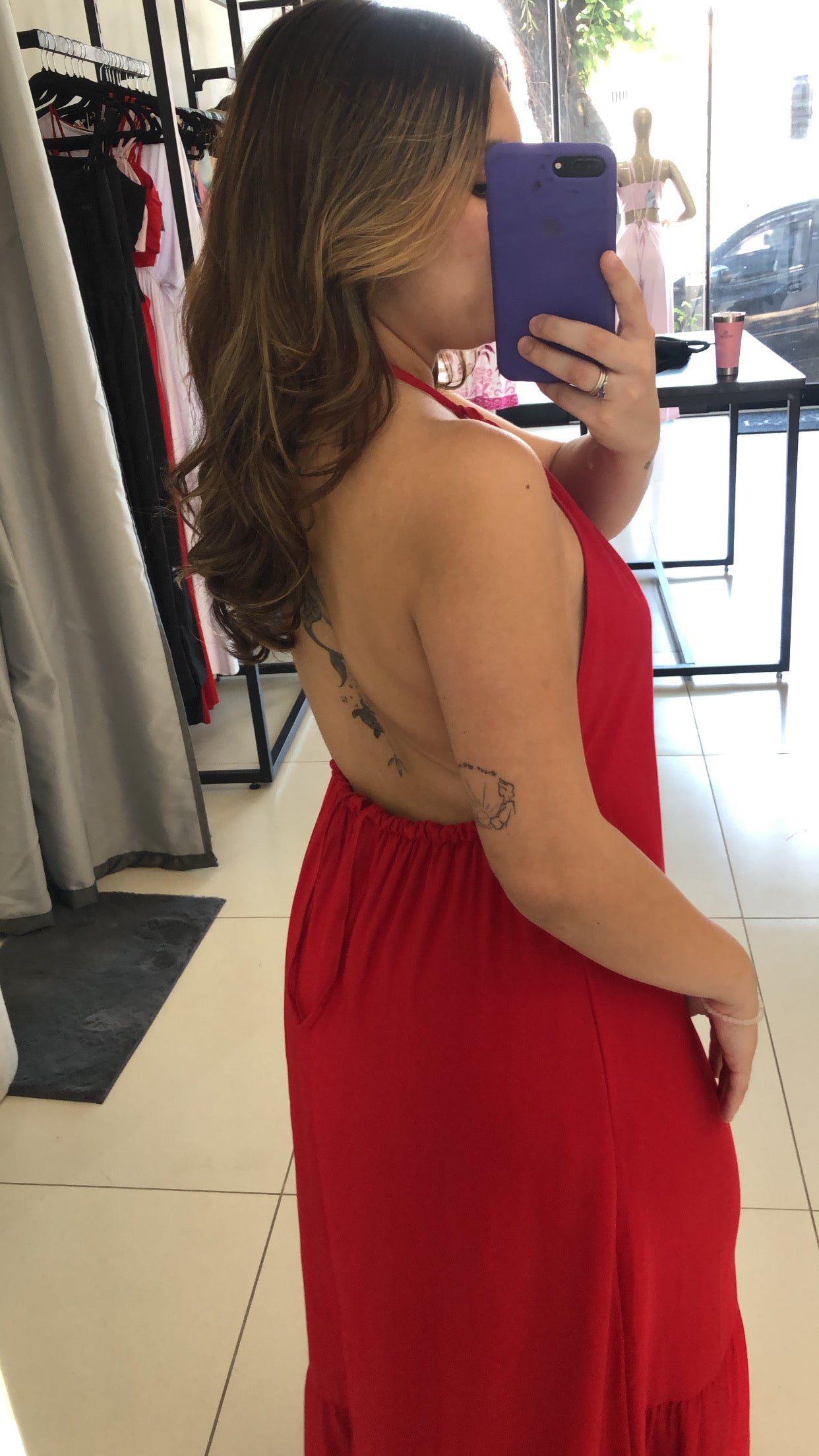 Vestido longo vermelho com decote halter - G