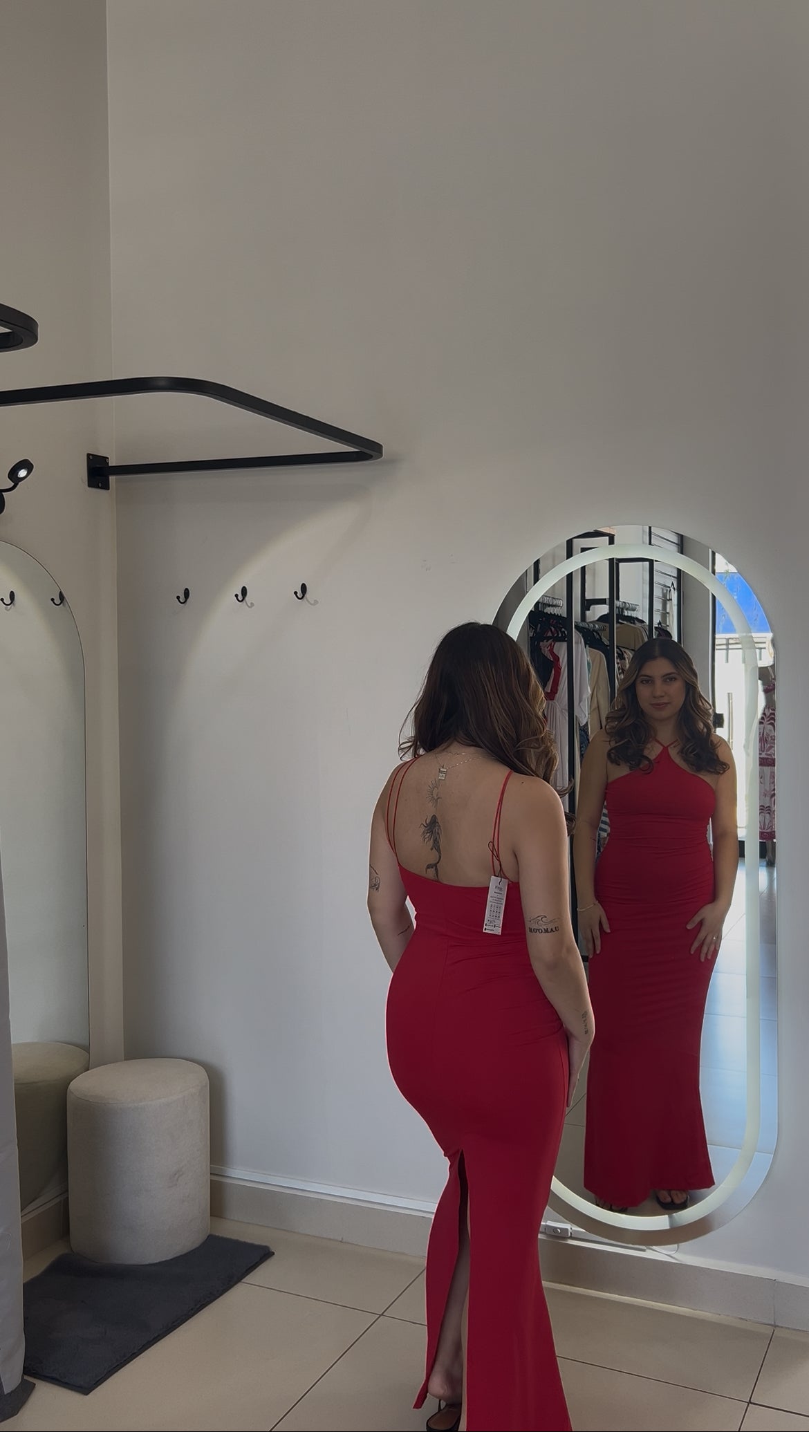 Vestido Em Poliamida Vermelho Com Fenda Traseira - U