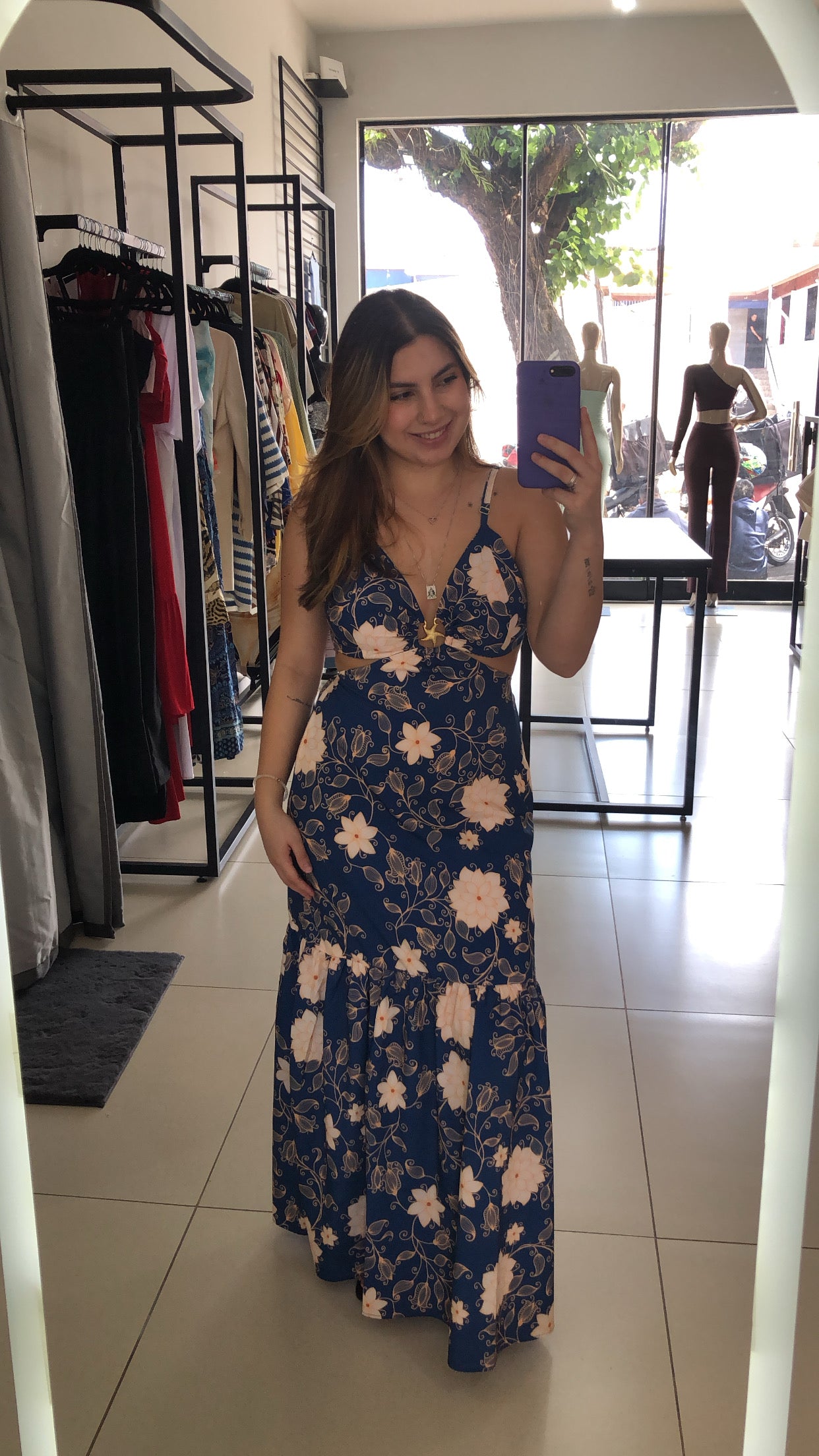 Vestido longo azul estampado com detalhe de estrela - U