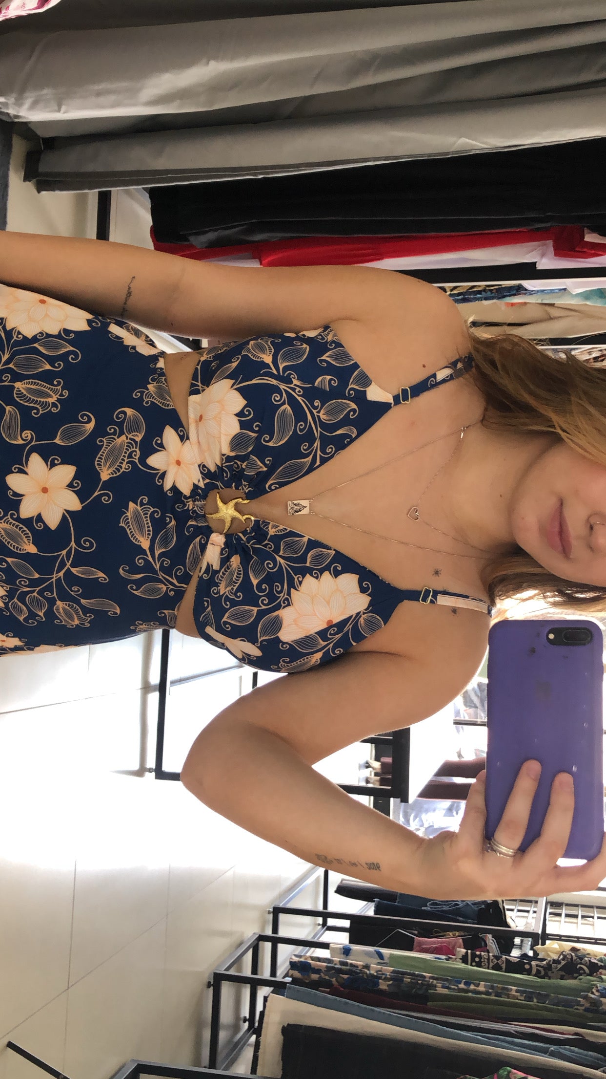 Vestido longo azul estampado com detalhe de estrela - U