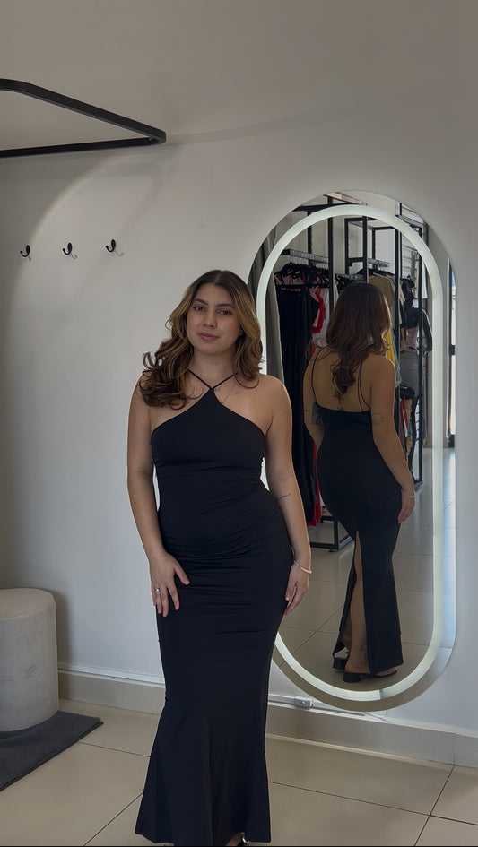 Vestido Preto com Fenda Traseira em Poliamida - U