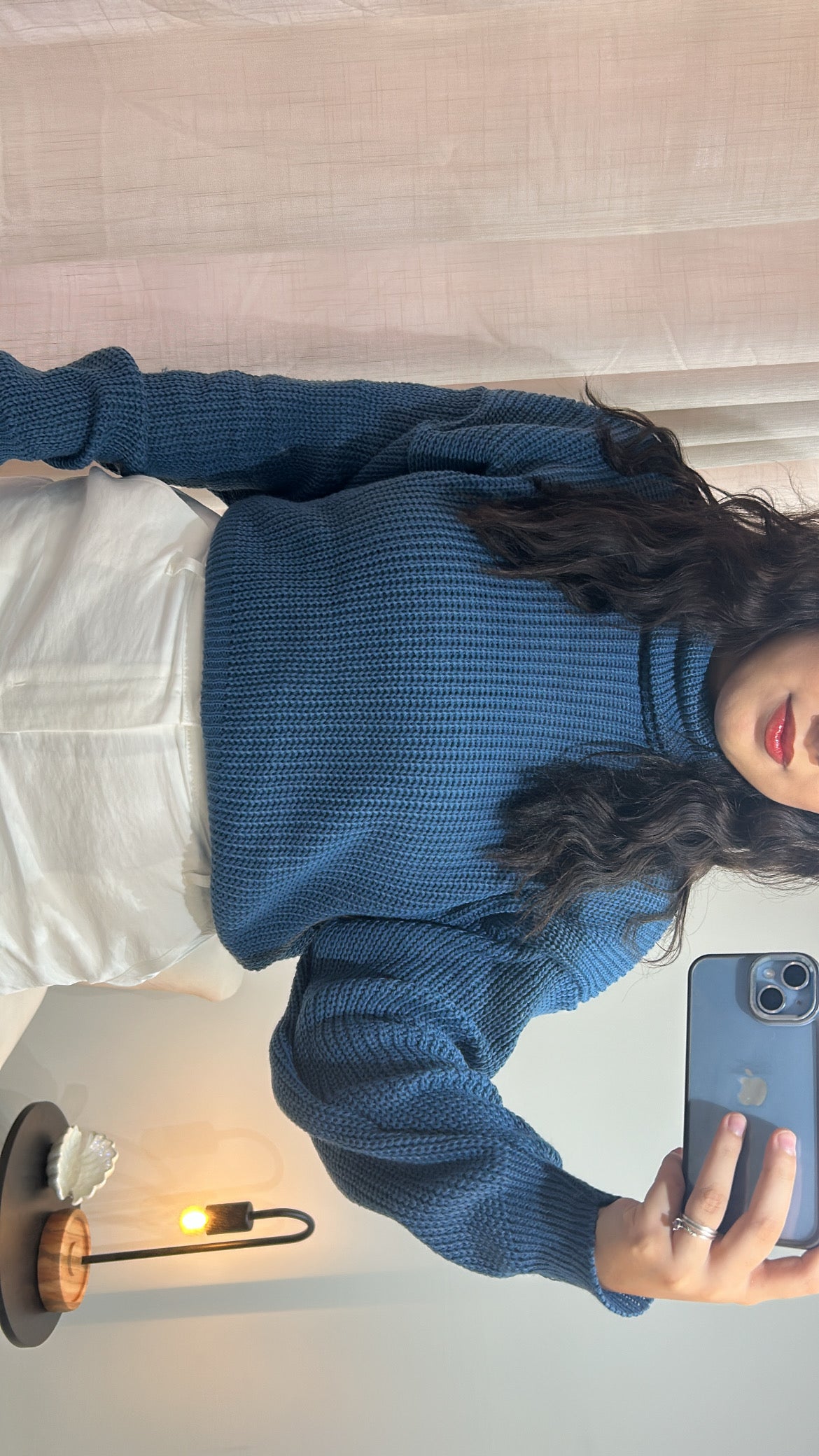 Blusa cropped de tricô canelado com gola alta- Azul
