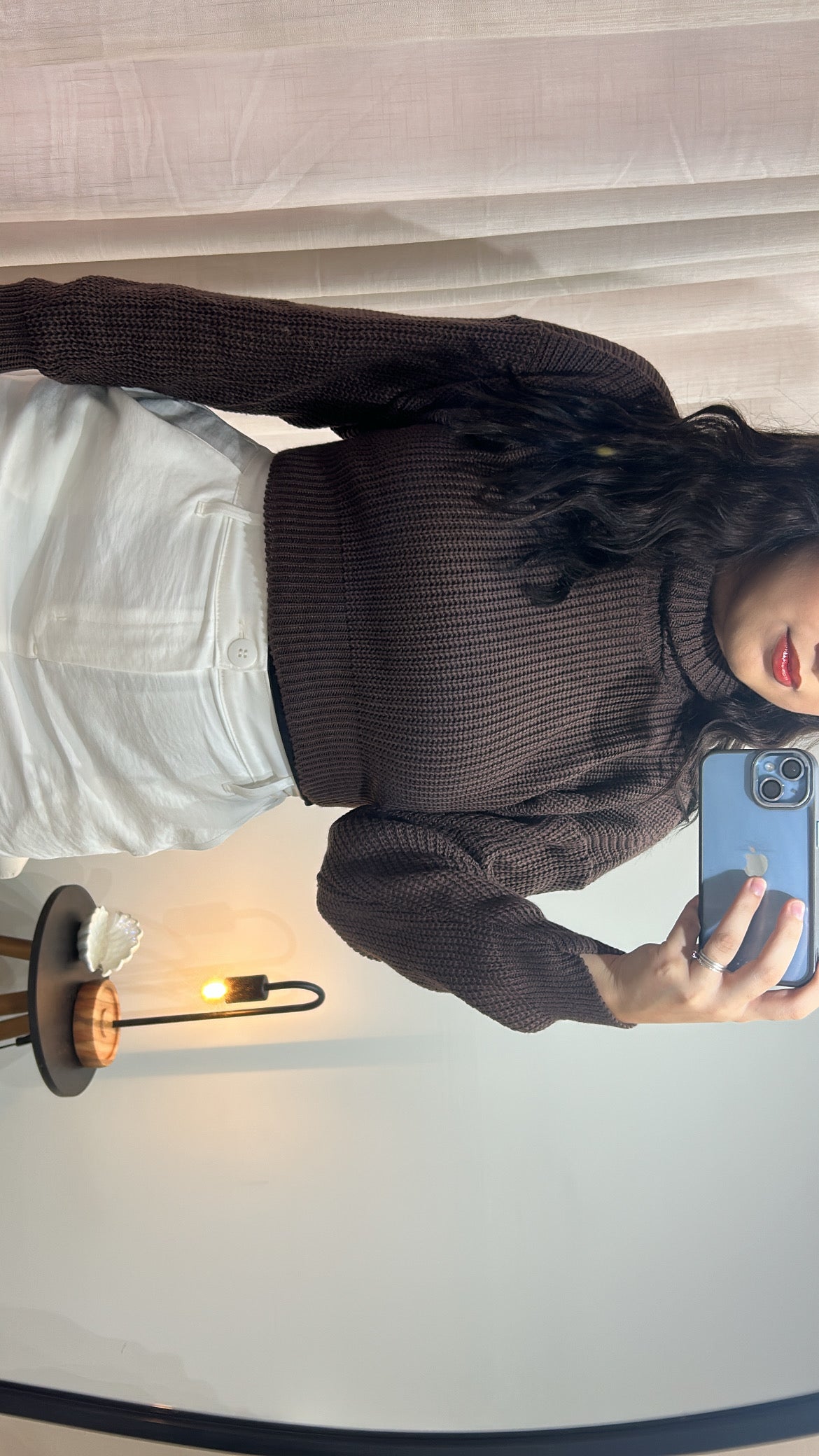 Blusa cropped de tricô canelado com gola alta - Marrom