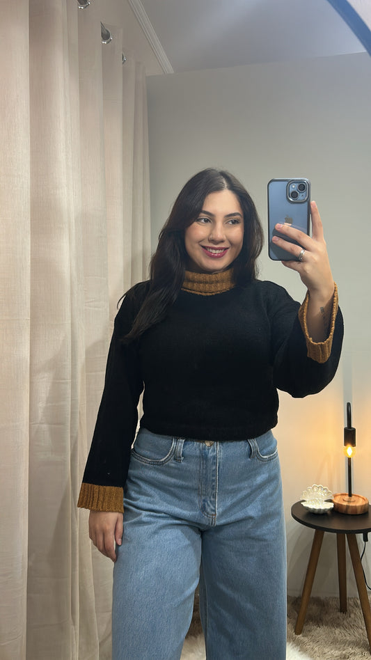 Blusa Peluciada Gola Dupla – Preta  Caramelo