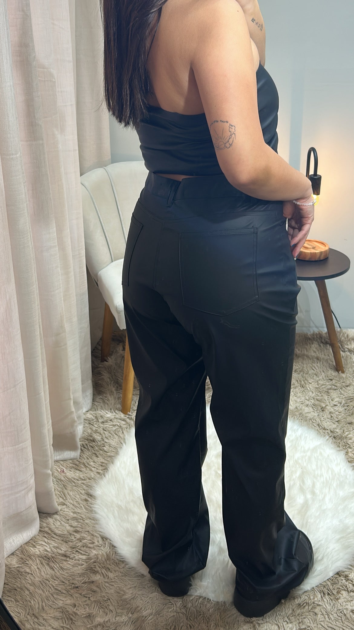 Calça em couro sintético - Preto