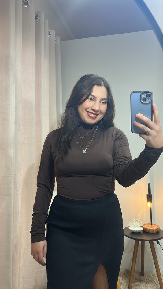 Blusa Gola Alta em Poliamida – Marrom