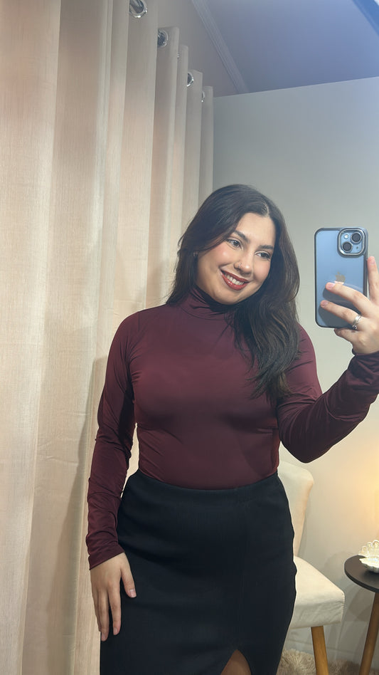 Blusa Gola Alta em Poliamida – Vinho